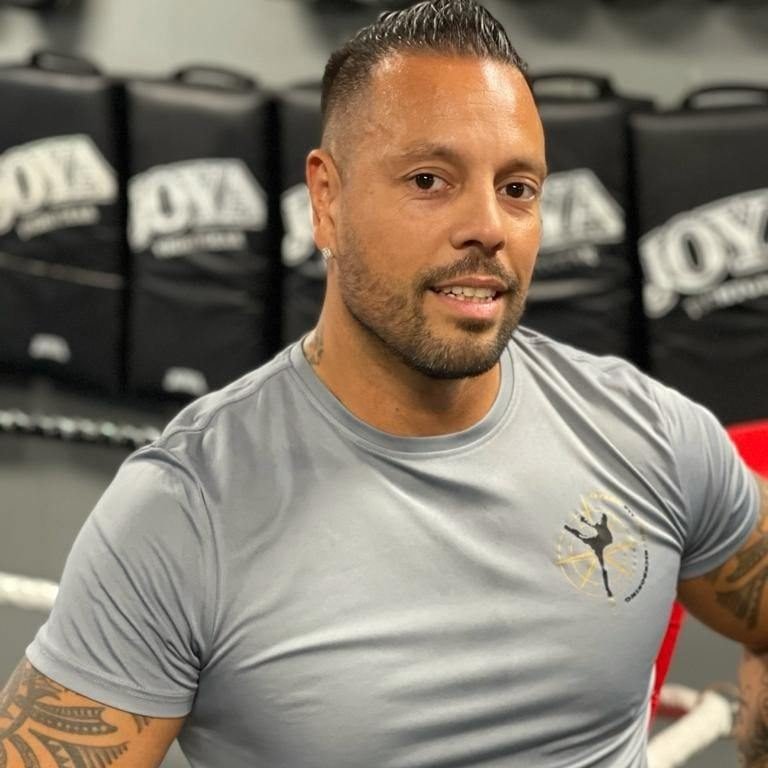 Trainer Robert Lesimanoeaja van Utara Fight Groningen